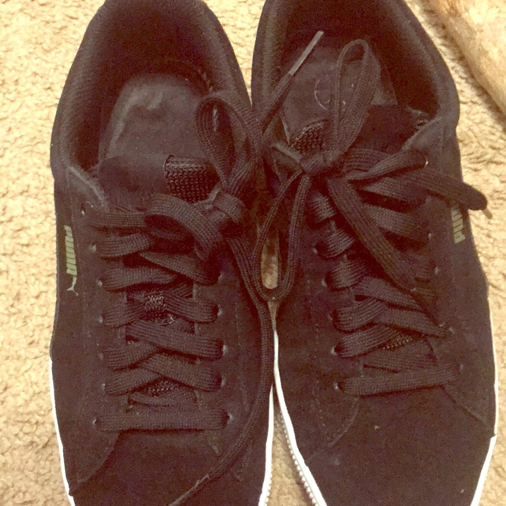 Pumas has slight wedge heel I’m short I needed it